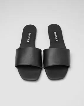 Mellow Slides Black vegan slides made of corn leather