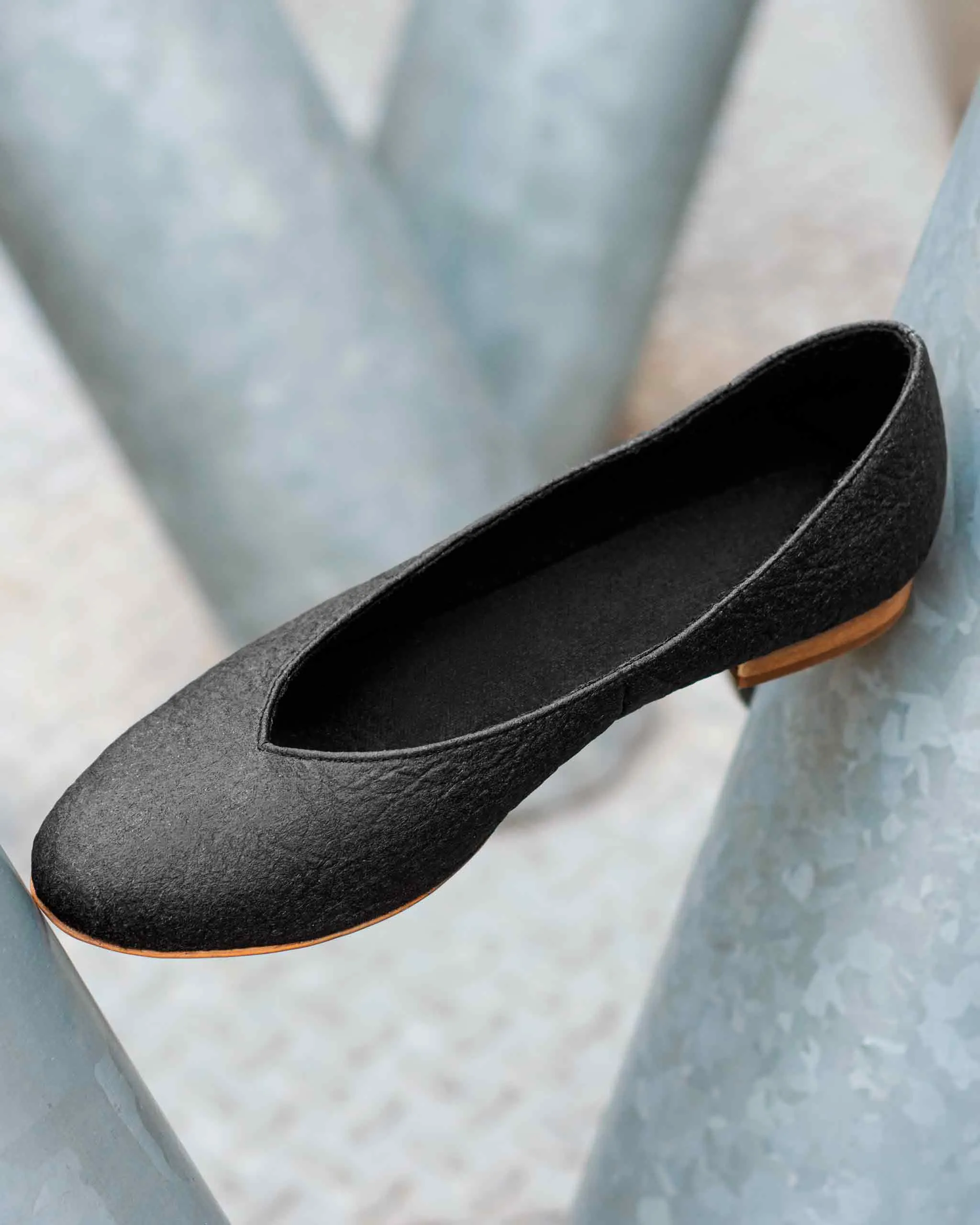 Pumps Black Pina ballerinas made of Pinatex - sample sale